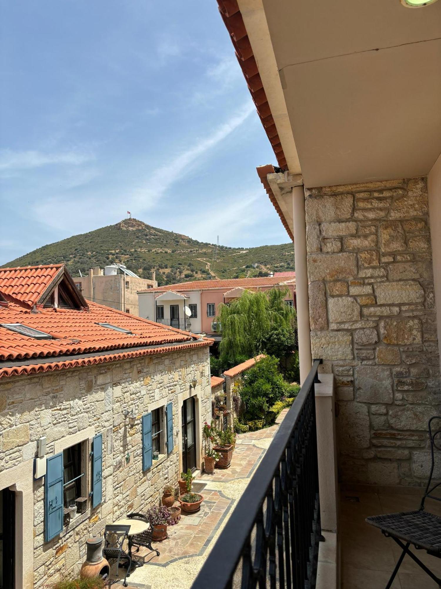 Griffon Hotel Yenifoca Exterior foto
